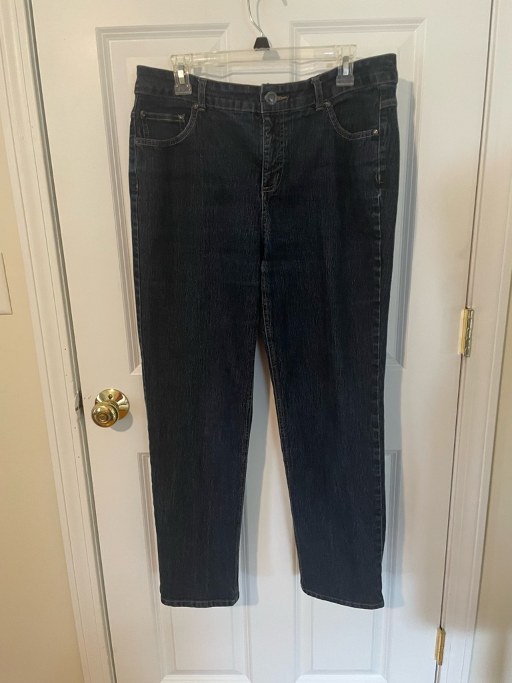 Women Straight Leg Jeans in Blue stretch denim